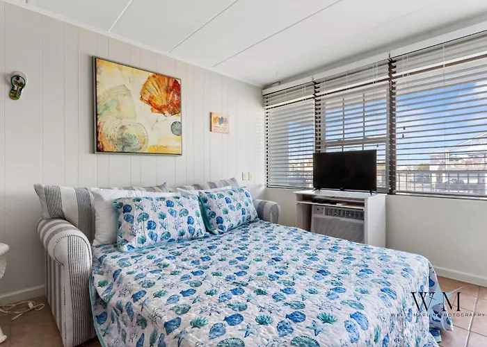 First Floor Near Jolly Roger And The Beach! * Ocean City